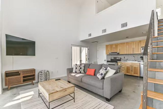 620 Windy Hills RD, Dripping Springs, TX 78620