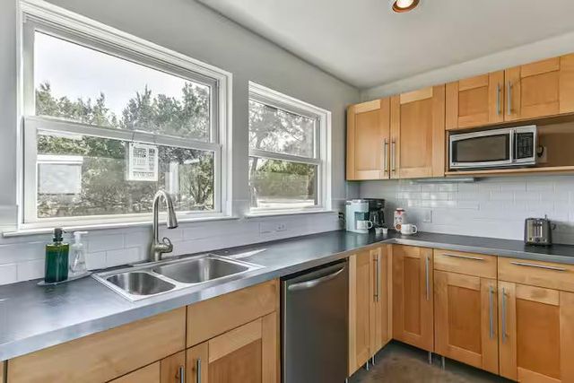 620 Windy Hills RD, Dripping Springs, TX 78620