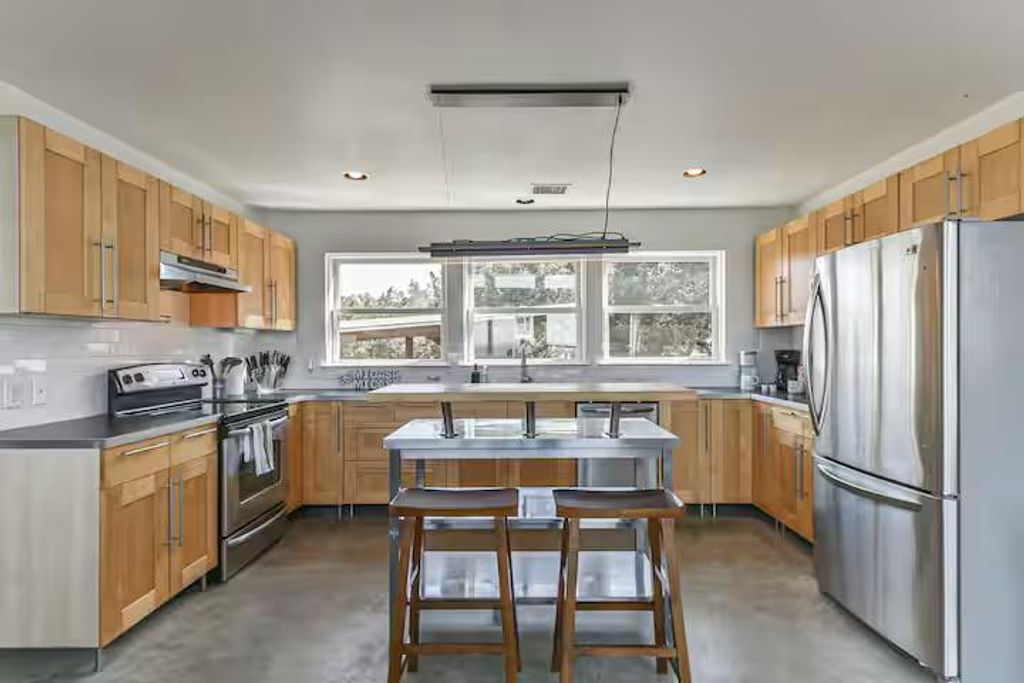 620 Windy Hills RD, Dripping Springs, TX 78620