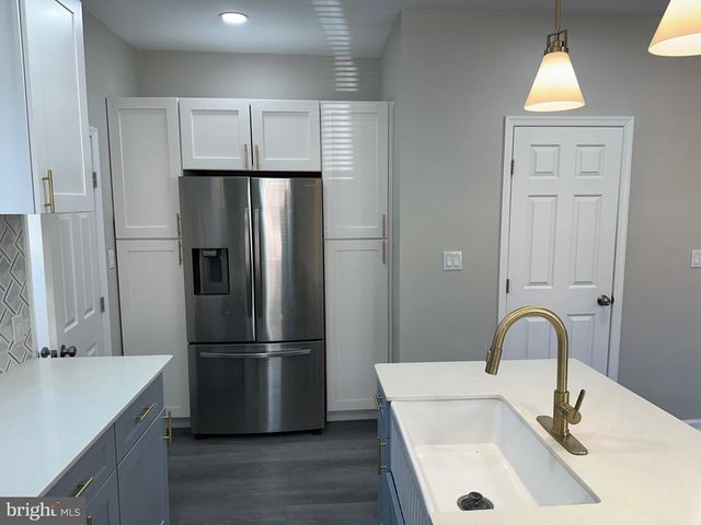 5400 LARCHWOOD AVE, Philadelphia, PA 19143