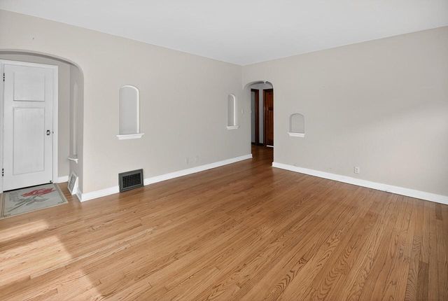 4112 S Burrell STREET, Milwaukee, WI 53207