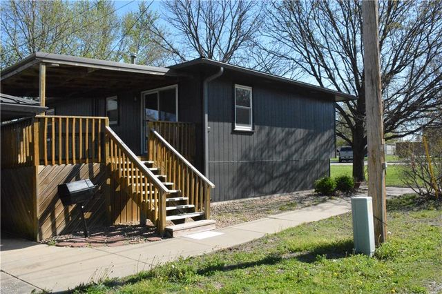716 Shea Street, Burlington, KS 66839