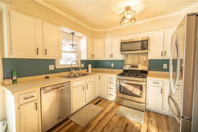 716 Shea Street, Burlington, KS 66839