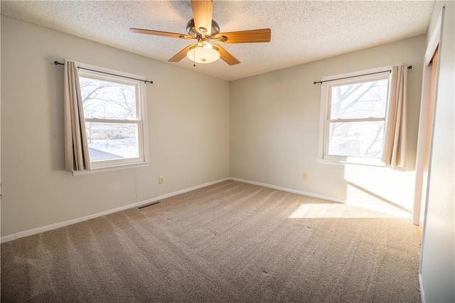 716 Shea Street, Burlington, KS 66839
