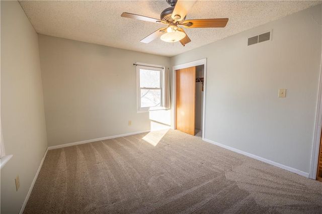 716 Shea Street, Burlington, KS 66839