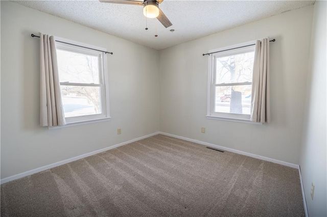 716 Shea Street, Burlington, KS 66839