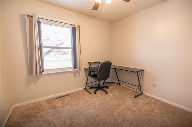 716 Shea Street, Burlington, KS 66839