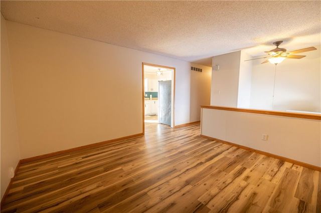716 Shea Street, Burlington, KS 66839