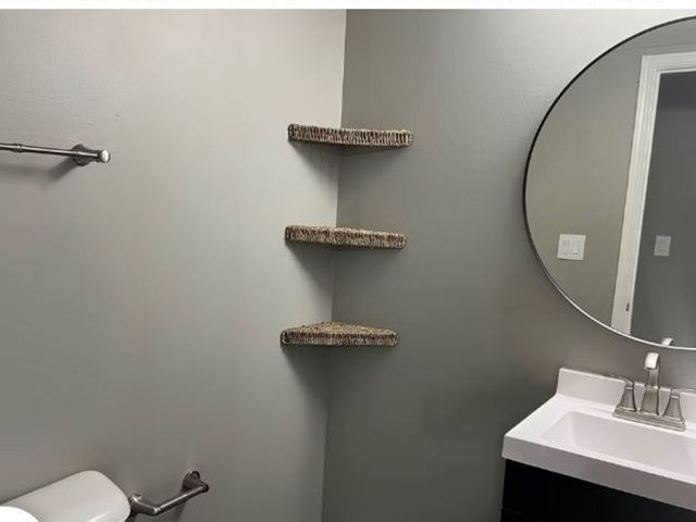 512 Lincoln Station Drive 512, Oswego, IL 60543