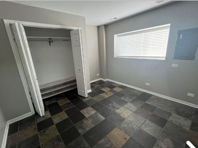 512 Lincoln Station Drive 512, Oswego, IL 60543