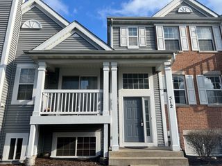 512 Lincoln Station Drive 512, Oswego, IL 60543