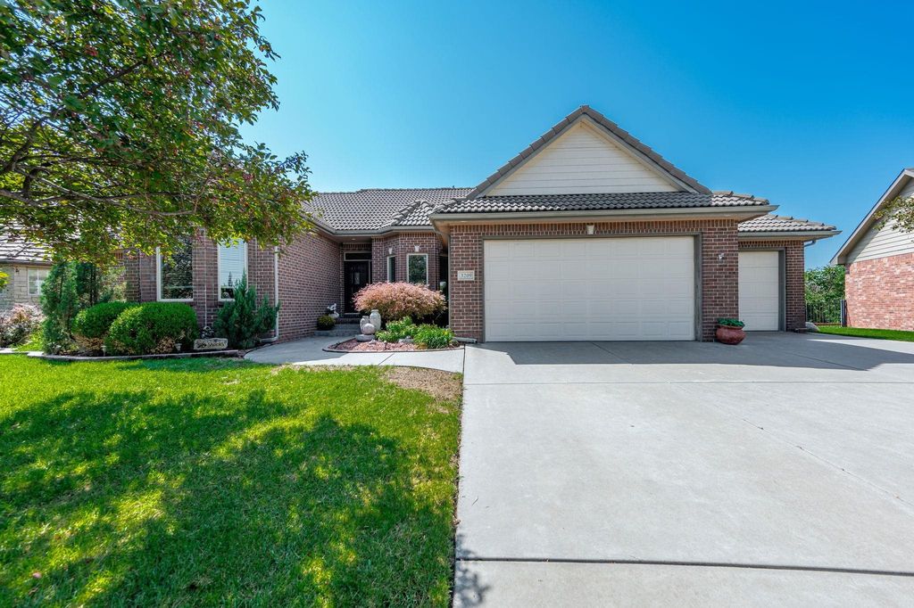 3209 W Bayview St, Wichita, KS 67204