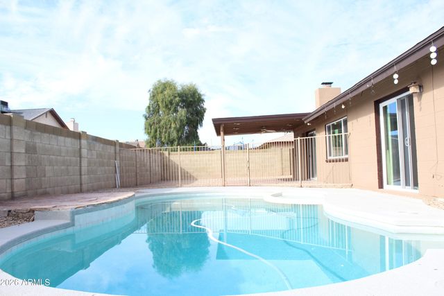 7301 W CANTERBURY Drive, Peoria, AZ 85345