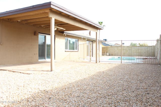 7301 W CANTERBURY Drive, Peoria, AZ 85345