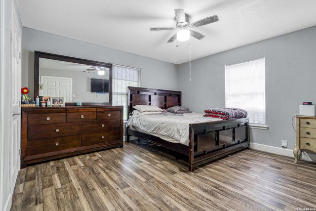 210 TEDDER ST, San Antonio, TX 78211