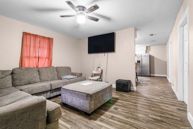 210 TEDDER ST, San Antonio, TX 78211