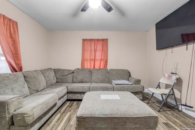 210 TEDDER ST, San Antonio, TX 78211