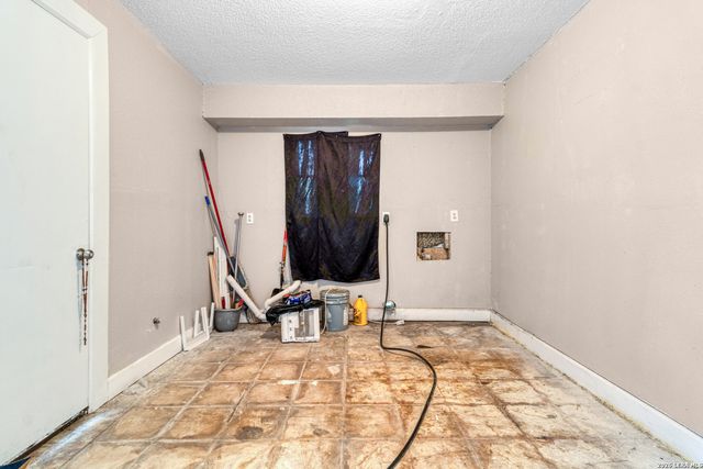 210 TEDDER ST, San Antonio, TX 78211