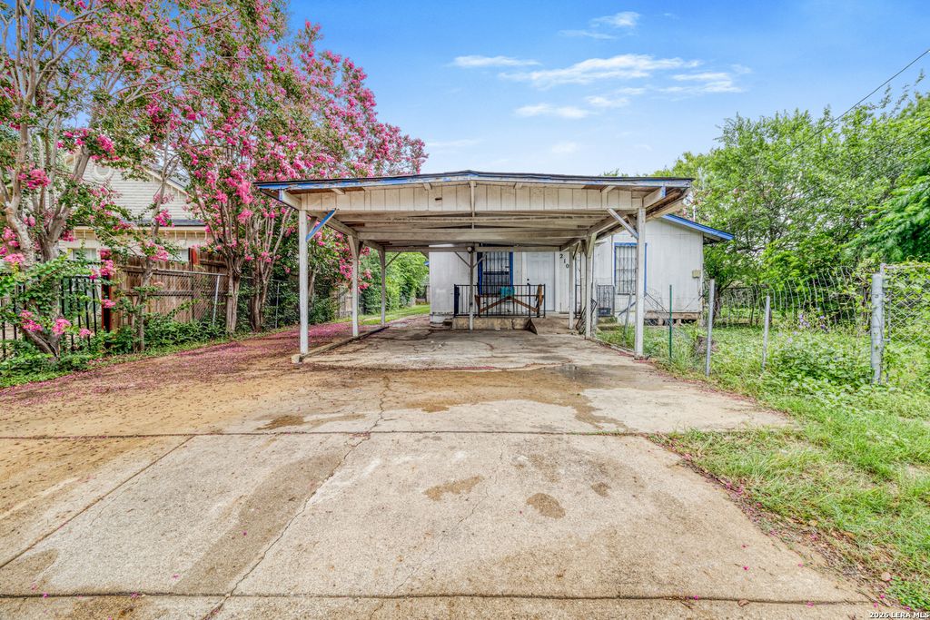210 TEDDER ST, San Antonio, TX 78211
