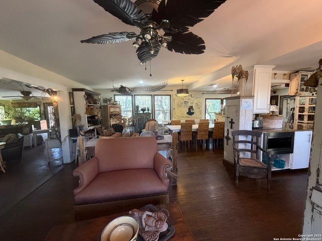 405 fox hall, San Antonio, TX 78213
