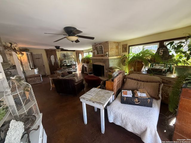 405 fox hall, San Antonio, TX 78213