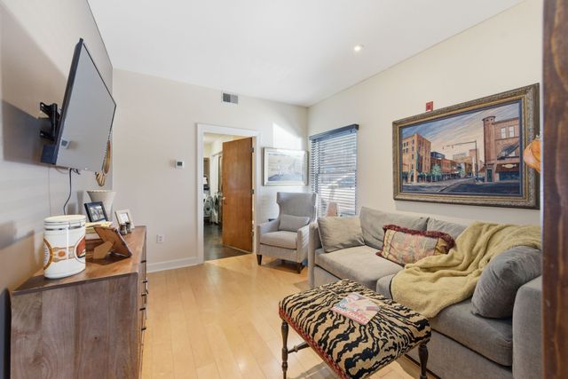 800 Woodland St Apt 101, Nashville, TN 37206