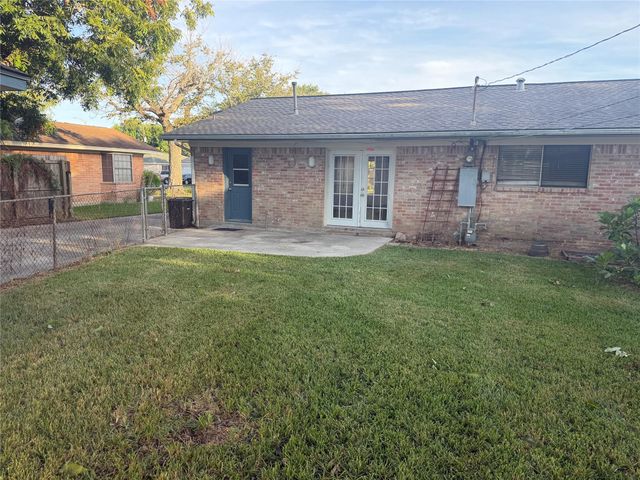 10106 Antrim Lane, La Porte, TX 77571