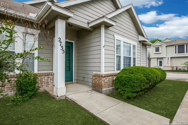 2735 CROWN HOLW, San Antonio, TX 78251