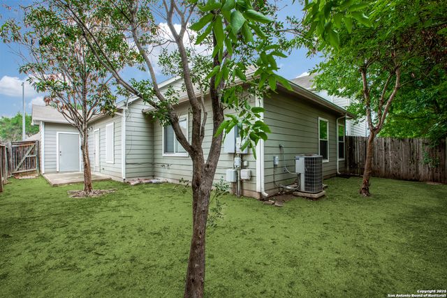 2735 CROWN HOLW, San Antonio, TX 78251