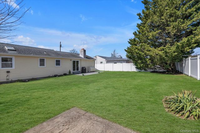 77 Lloyd Avenue, North Babylon, NY 11703
