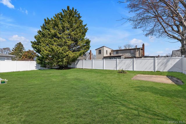 77 Lloyd Avenue, North Babylon, NY 11703