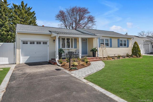 77 Lloyd Avenue, North Babylon, NY 11703