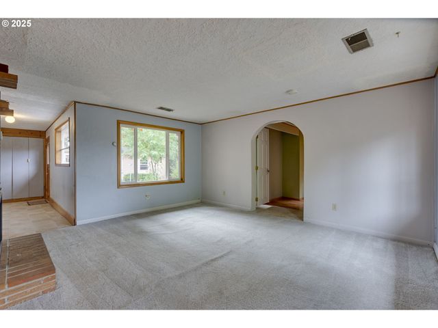 617 Ne 120TH Ave, Portland, OR 97220
