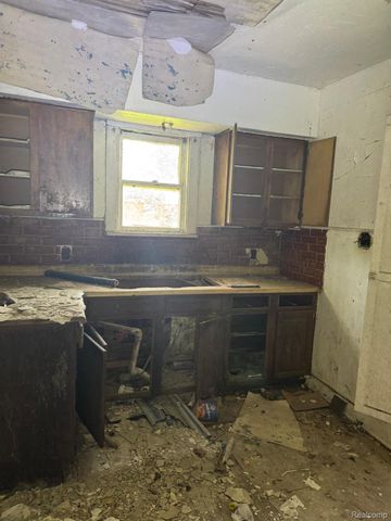 205 E Baltimore Boulevard, Flint, MI 48505