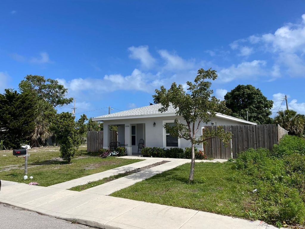 1506 S J Street, Lake Worth Beach, FL 33460
