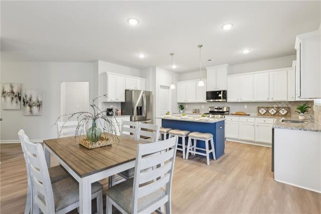 1302 Stephens View Drive, Loganville, GA 30052