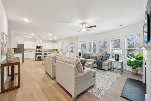 1302 Stephens View Drive, Loganville, GA 30052