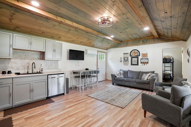 490 Rocky Point Road, Bronston, KY 42518