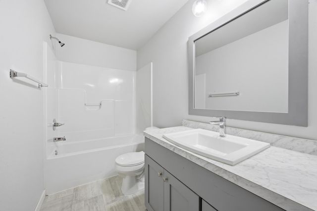5796 Deb Drive W, West Fargo, ND 58047