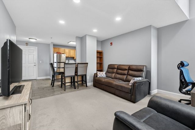 200 Market St 3101, Lowell, MA 01852