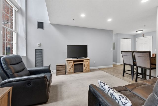 200 Market St 3101, Lowell, MA 01852