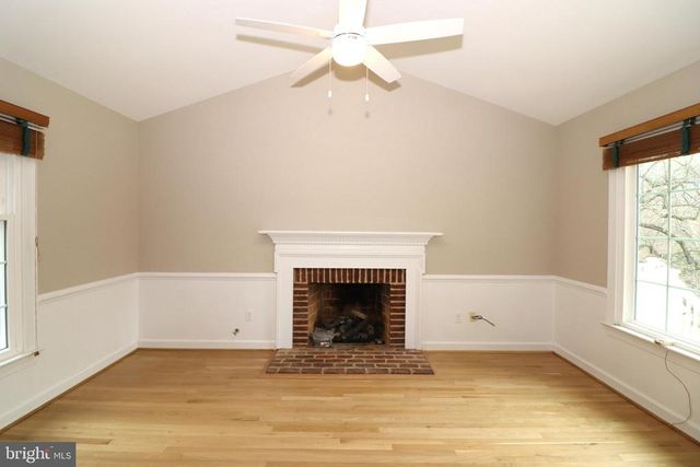 6885 WALNUT HEIGHTS DR, Warrenton, VA 20186