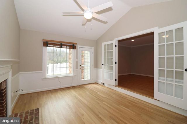 6885 WALNUT HEIGHTS DR, Warrenton, VA 20186