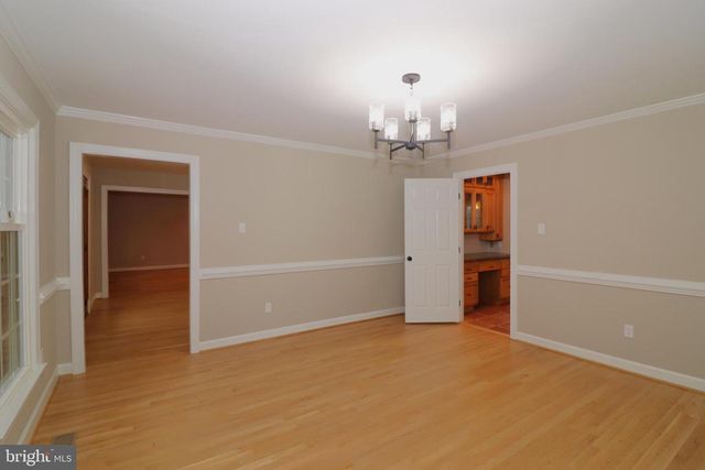 6885 WALNUT HEIGHTS DR, Warrenton, VA 20186