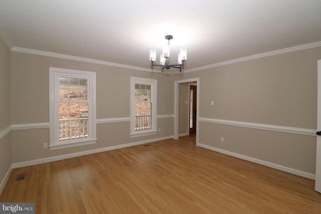 6885 WALNUT HEIGHTS DR, Warrenton, VA 20186