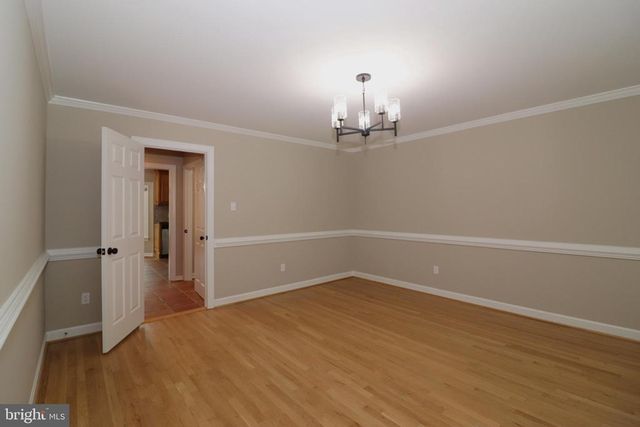 6885 WALNUT HEIGHTS DR, Warrenton, VA 20186