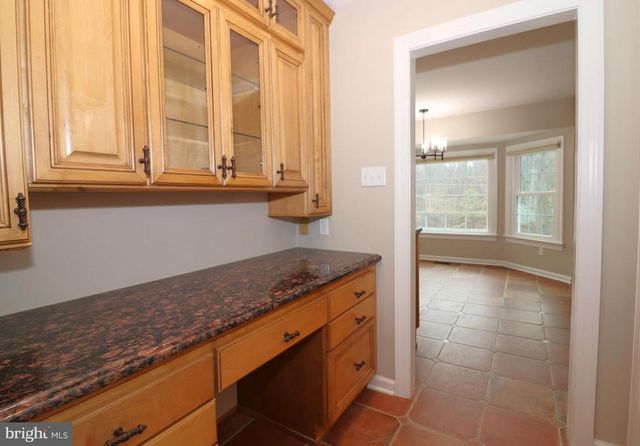 6885 WALNUT HEIGHTS DR, Warrenton, VA 20186