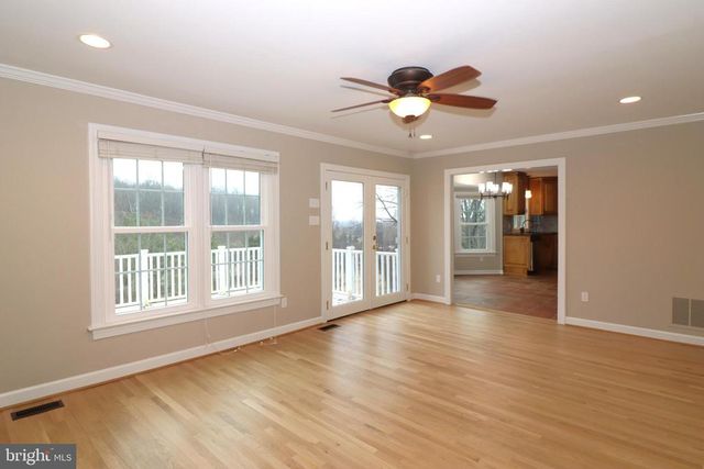 6885 WALNUT HEIGHTS DR, Warrenton, VA 20186