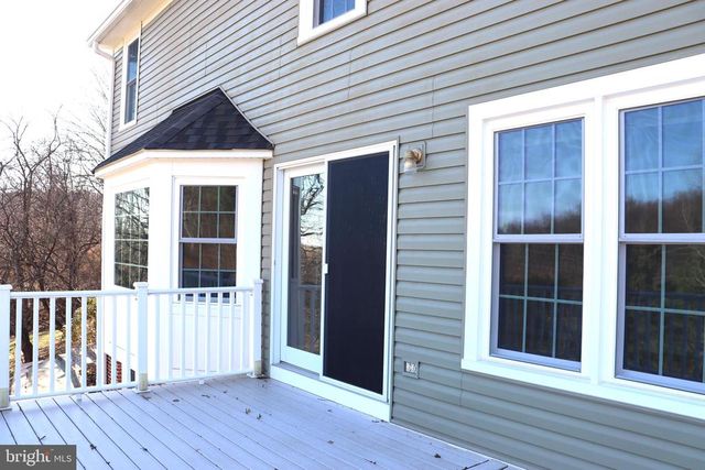 6885 WALNUT HEIGHTS DR, Warrenton, VA 20186