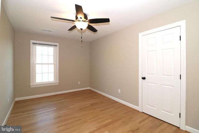 6885 WALNUT HEIGHTS DR, Warrenton, VA 20186